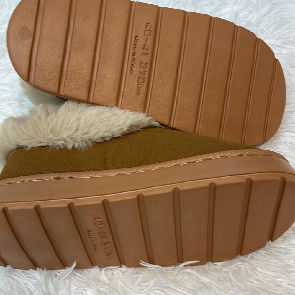 Cozy Faux-Fur Lined Women’s Slipper - Brown - Picture 3 of 6